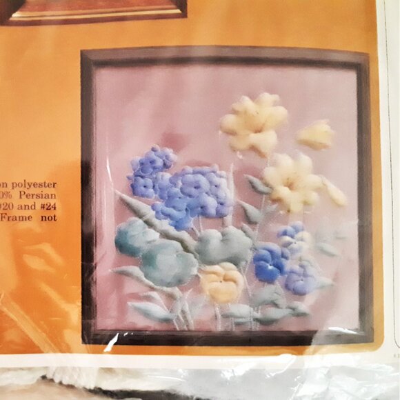 Creative Circle Enchanted Garden #177 Vintage  NWOT - Picture 2 of 2